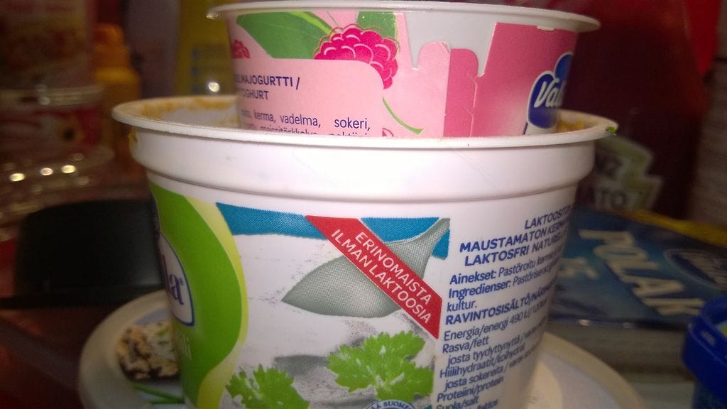 Suomessa on noin 540 kierrätyspistettä, joihin voi viedä kotitalouksien muovipakkauksia. Lainsäädäntö vaatii, että keräyspiste on jokaisessa kunnassa, jossa on yli 10 000 asukasta.