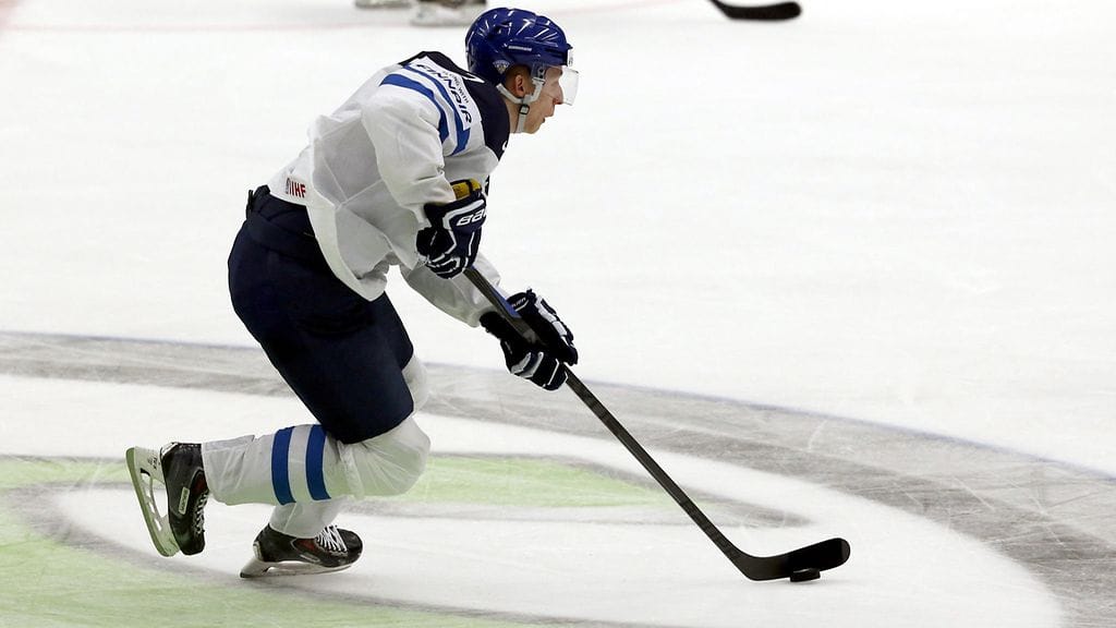 Esa Lindell vakuutti Leijonissa viime kevään MM-kisoissa Tshekissä. Hän oli kisojen tehokkain suomalaispelaaja (1+5).