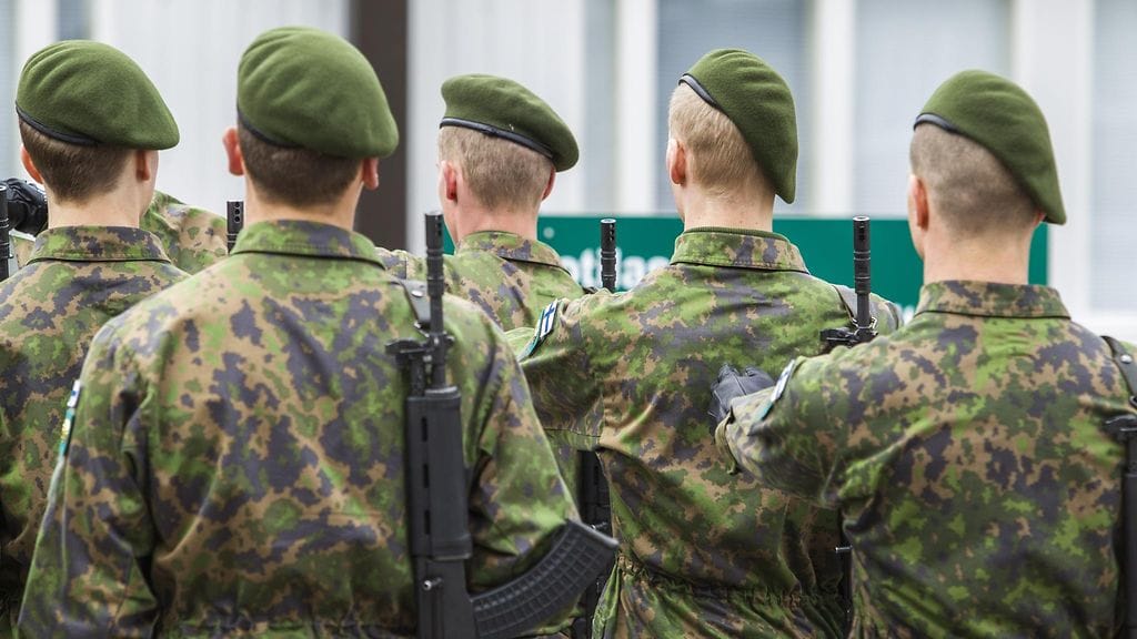 Varusmiehen pitelemä harjoituskäsikranaatin sytytin oli pudonnut hänen kädestään ja räjähtänyt.
