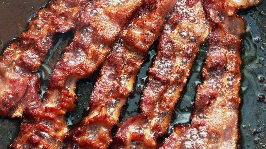 Pekoni on monen lihan ystävän sydäntä lähellä. Kuvassa possupekonia.