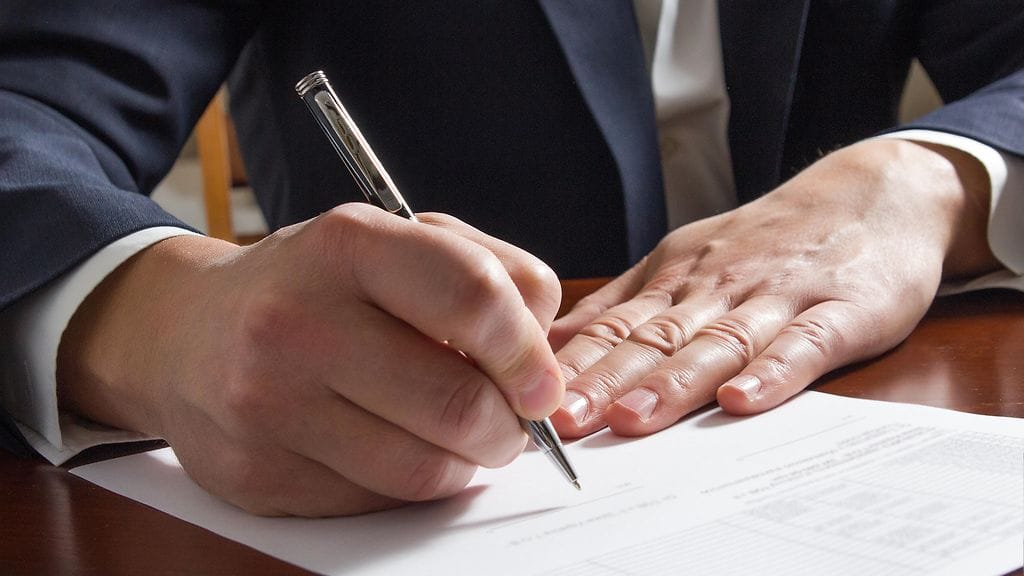 Kannattaa olla tarkkana, millaiseen vuokrasopimukseen sitoutuu allekirjoituksellaan.