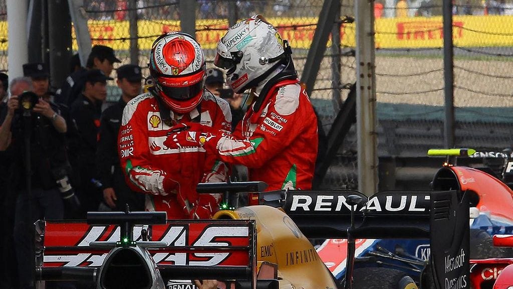 Kimi Räikkönen ja Sebastian Vettel puhuvat asiat selviksi Kiinan F1-kisan jälkeen.