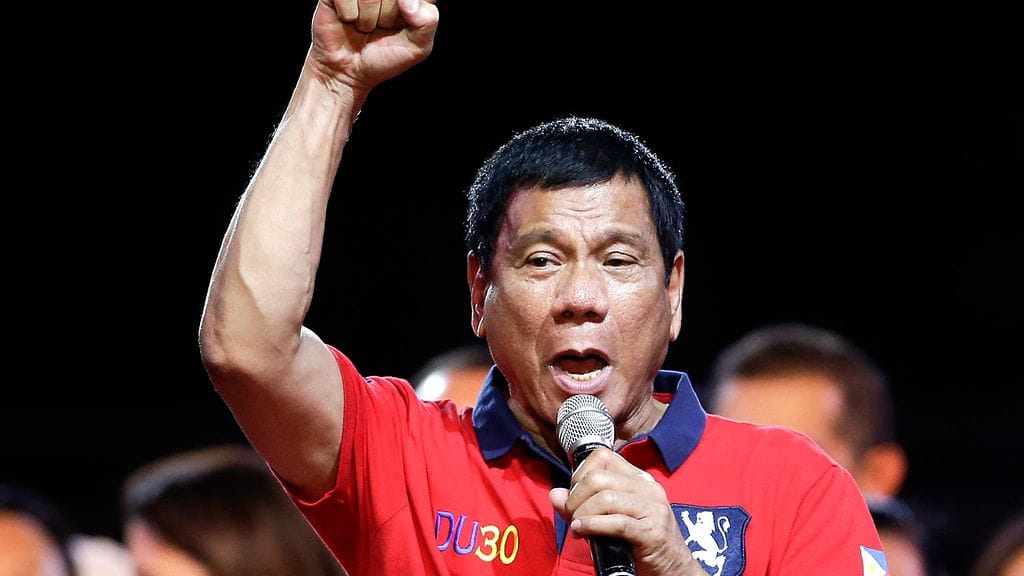 Filippiinien presidenttiehdokas Rodrigo Duterte puhui kannattajilleen pääkaupunki Manilassa 7. toukokuuta 2016.