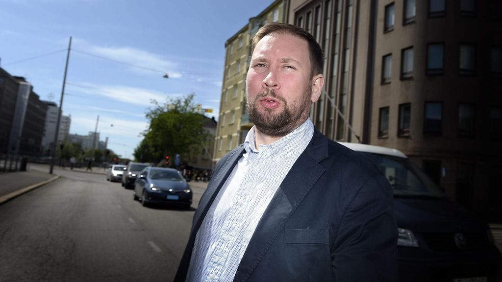 Vasemmistoliiton puheenjohtajan tehtävät jättävä kansanedustaja Paavo Arhinmäki Helsingissä 7. kesäkuuta 2016.