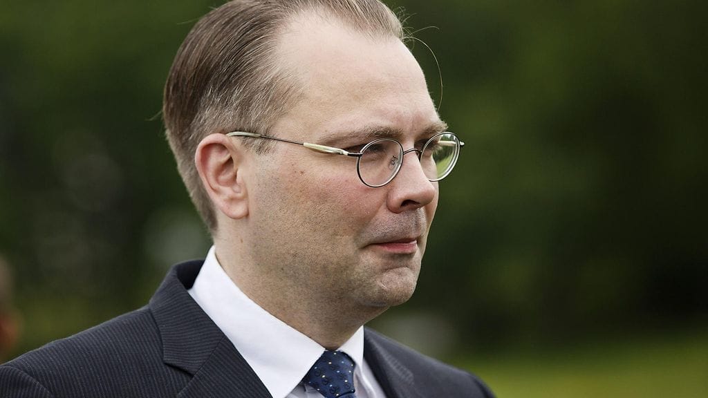 Jussi Niinistön mukaan puolueen puheenjohtajan tulisi olla aiempaa paremmin kentän käytettävissä.