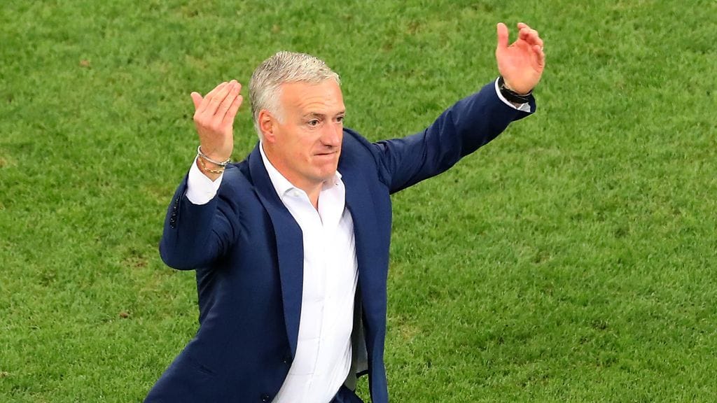 Didier Deschamps johdatti Ranskan EM-hopealle.