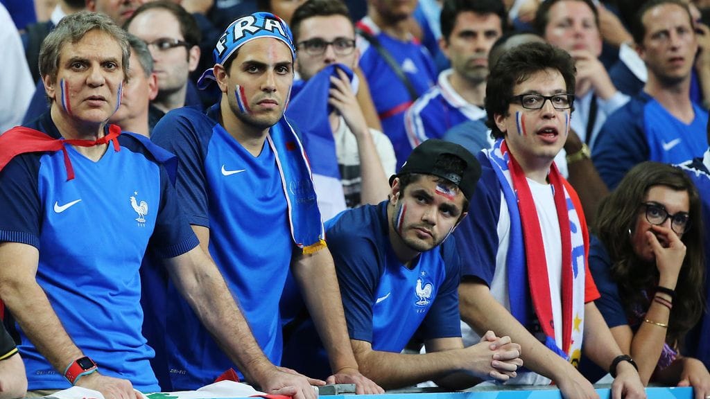 Ranskalaisfanien keskuudessa oli apea tunnelma EM-finaalin jälkeen.