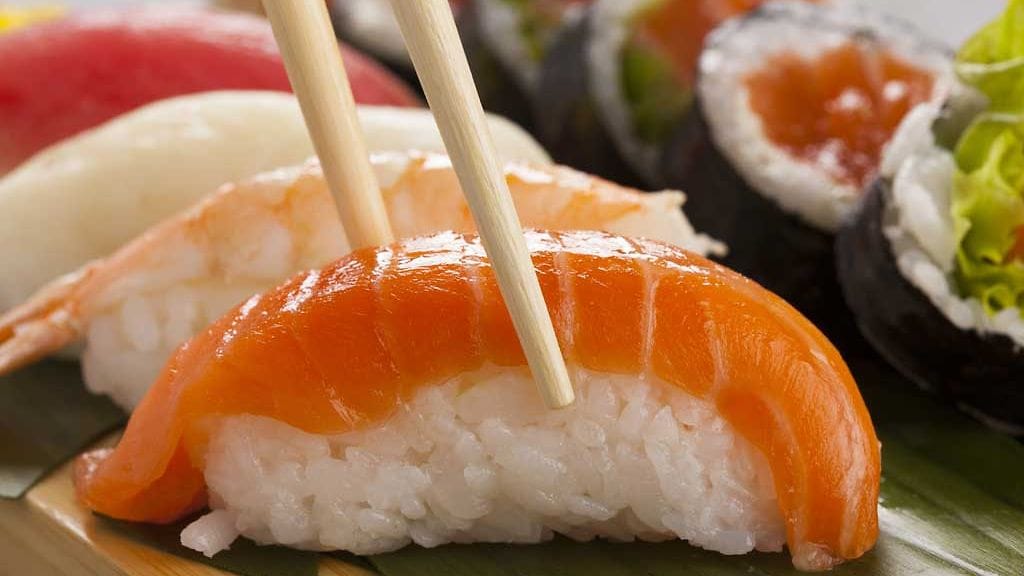 Tartunnan lähteeksi epäillään sushia, koska kaikki syömisistään kertoneet noropotilaat kertoivat ottaneensa sitä. Kuvituskuva.