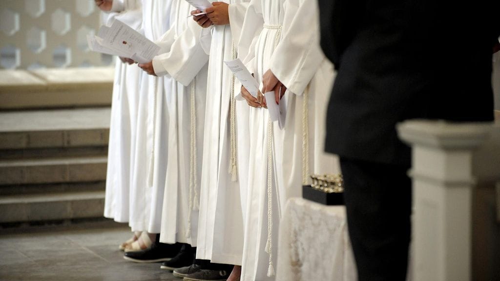 Konfirmaatioon osallistuu vuosittain puoli miljoonaa ihmistä.