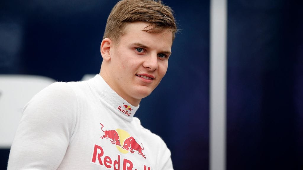 Niko Karia pidetään erittäin lahjakkaana kuljettajana. Hän jahtaa paikkaa F1-sarjassa.