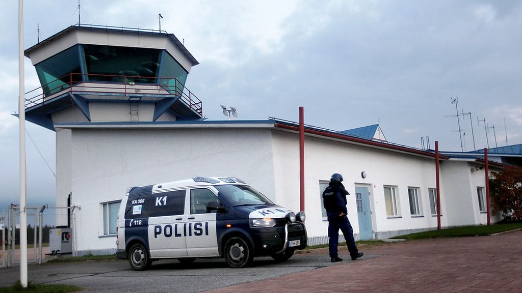Poliisi on turvannut tänään Kajaanin lentoaseman turvallisuutta sinne kohdistetun uhkauksen vuoksi.