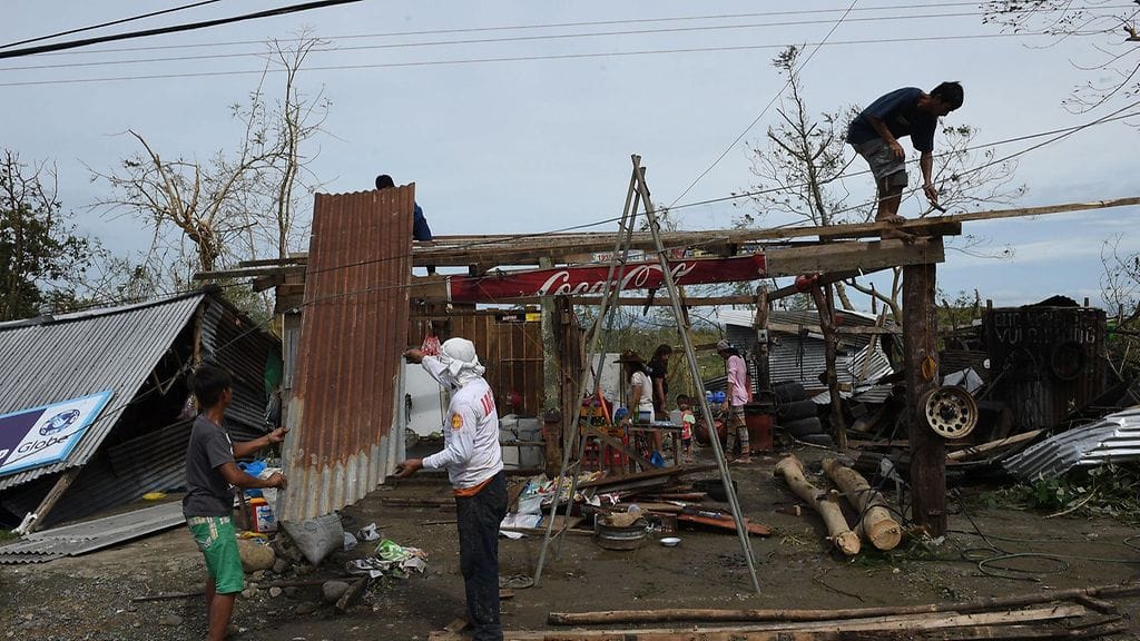 Kuva lokakuulta Filippiinien Manilasta, jossa hirmumyrsky Haima aiheutti tuhoa.