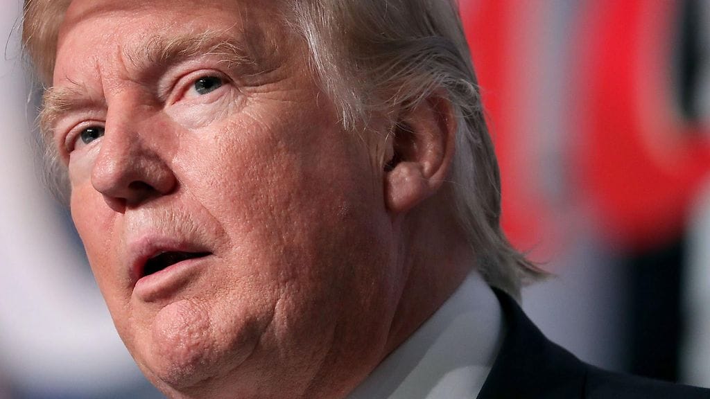 Donald Trump on asettanut kovia vaatimuksia autovalmistajille.