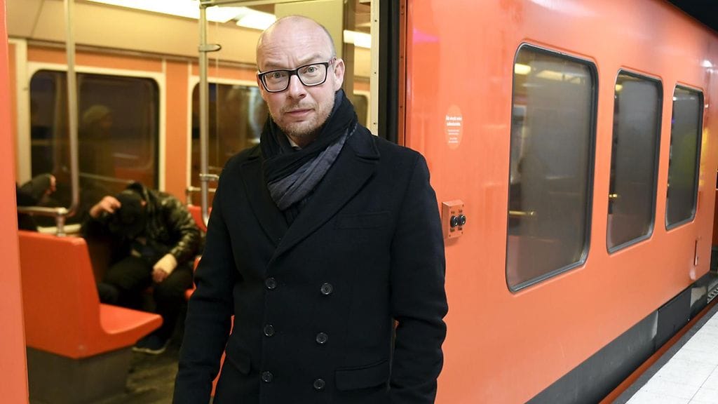 Länsimetro Oy:n uusi toimitusjohtaja Ville Saksi poseeraa Helsingin yliopiston metroasemalla 14. marraskuuta 2016.