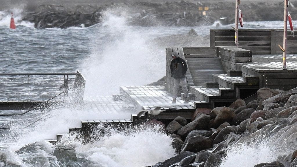 Urd liikkuu Etelä-Ruotsin yli Baltian eteläosiin.