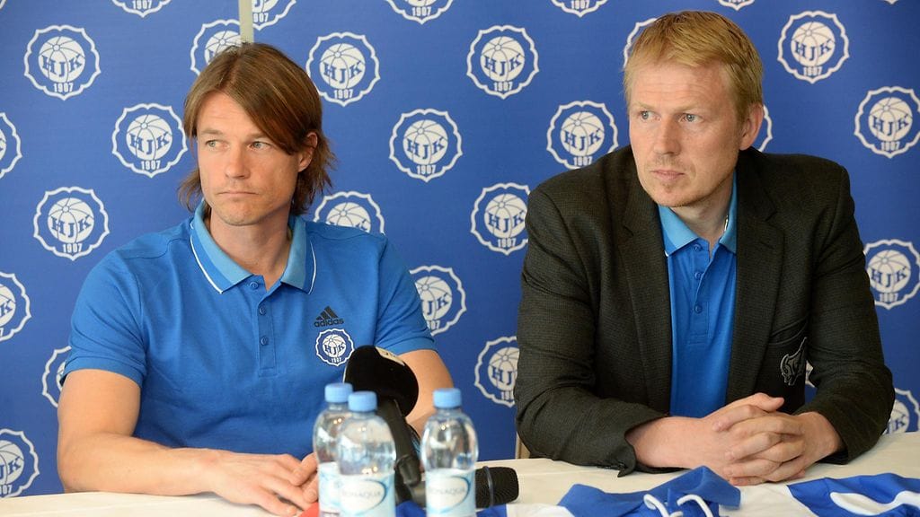 HJK:n päävalmentaja Mika Lehkosuo ja toimitusjohtaja Aki Riihilahti kesäkuussa 2015.