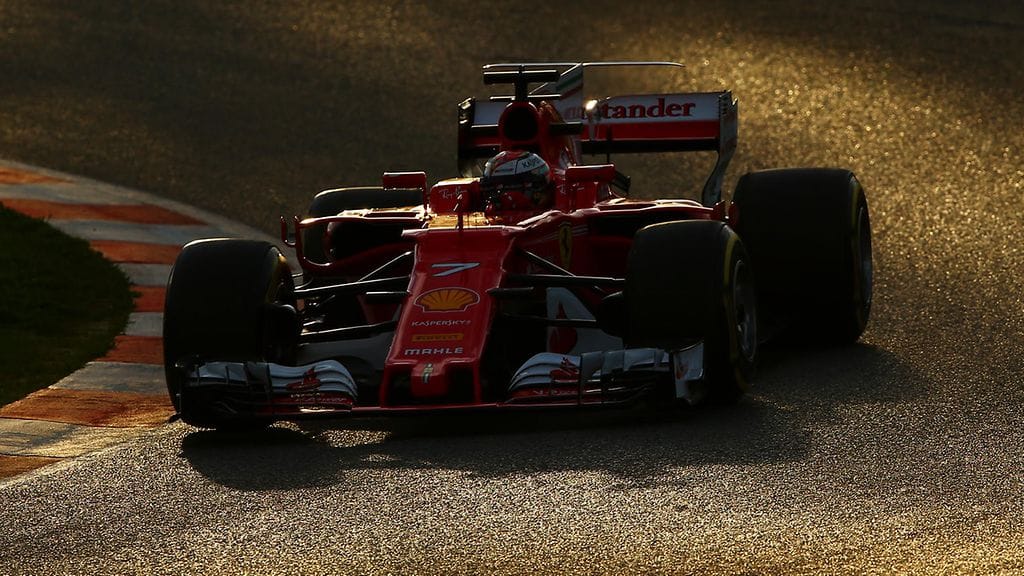 Kimi Räikkönen päättää ensimmäiset testit Ferrarilla.