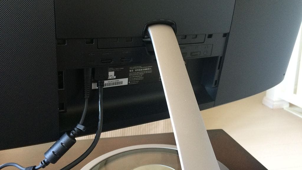 Asus MX34VQ - kaareva tietokonenäyttö