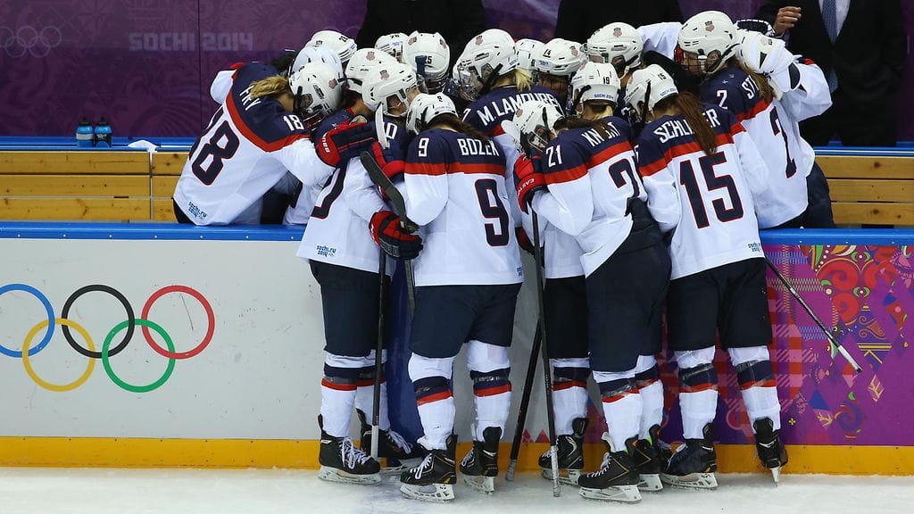 USA:n naispelaajia Sotshin olympialaisissa.