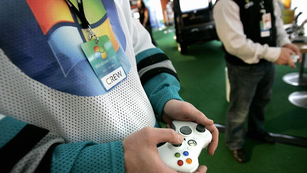 Kuvituskuva Windows Vista -käyttöjärjestelmän esittelytilaisuudesta Helsingin Narinkkatorilta vuodelta 2007.