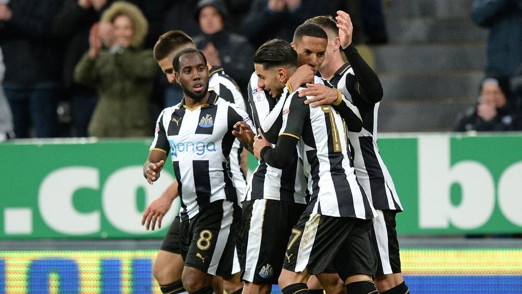 Newcastle varmisti liiganousunsa maanantaina.