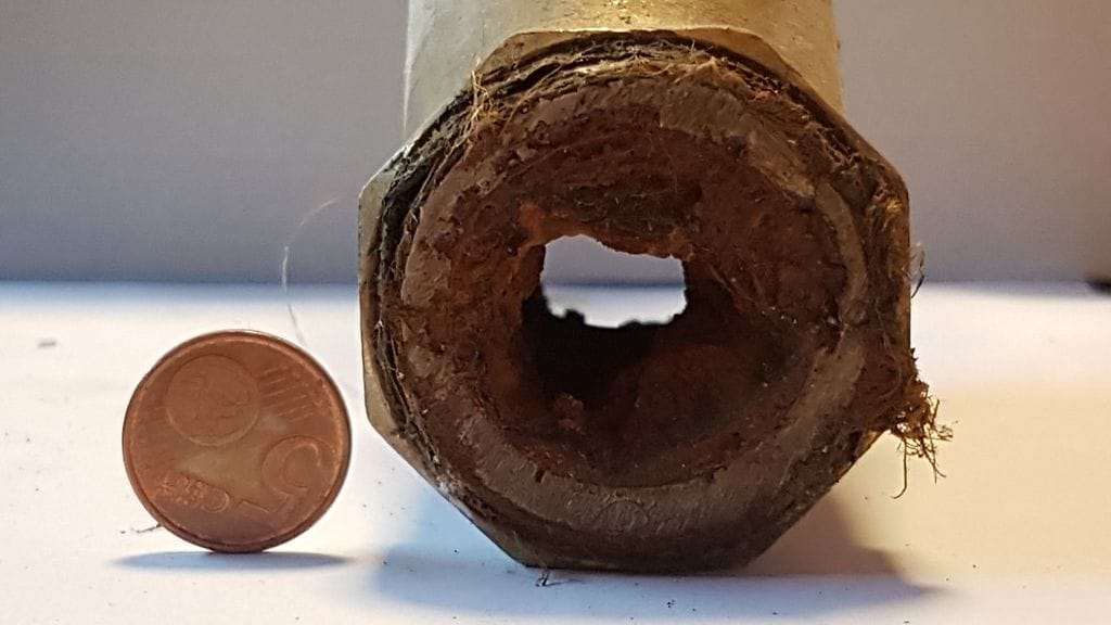 vesiputki ruoste putkiremontti