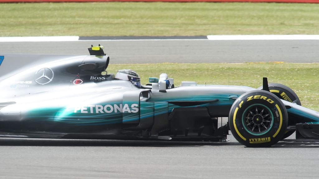 Petronasin logo koristaa Valtteri Bottaksen autoa