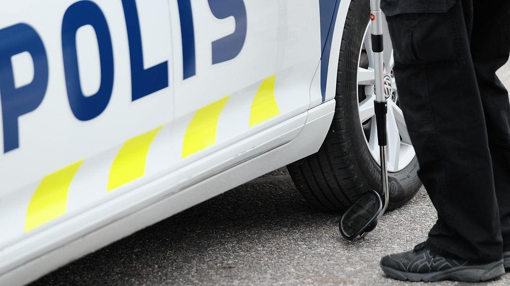 Poliisi tutkii onnettomuuteen johtaneita syitä.