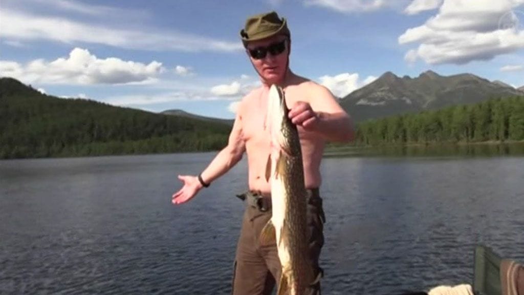vladimir putin kalastaa