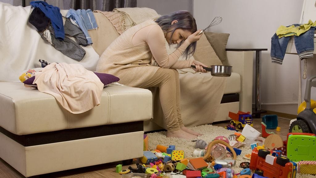 Välillä arki tuntuu levähtävän käsiin. Kuvituskuva.