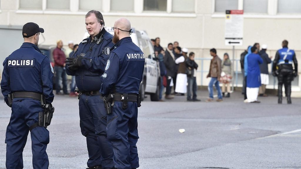 Tapauksen tutkinta on jatkunut viikonlopun aikana epäiltyjen, uhrien ja todistajien kuulemisilla.