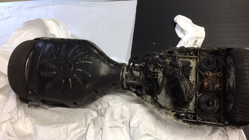 Tukes julkaisi kuvan palaneesta leijulaudasta. Syttymissyy ei ole vielä selvinnyt.