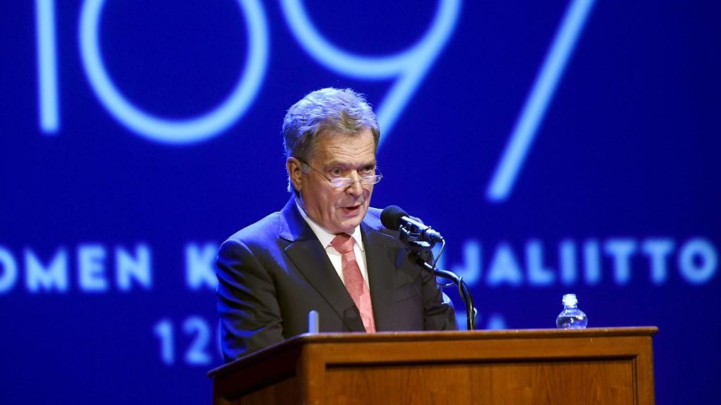 Sauli Niinistö Suomen Kirjailijaliiton 120-vuotisjuhlassa Kansallisteatterissa Helsingissä 10.10.2017 4