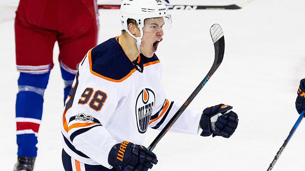 Jesse Puljujärvi tuuletti maaliaan vapautuneesti.