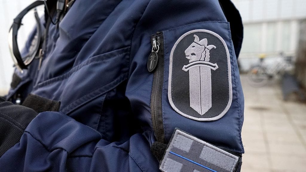 Poliisin mukaan henkilö loukkaantui ampumisen seurauksena, mutta hänellä ei ole hengenvaaraa.