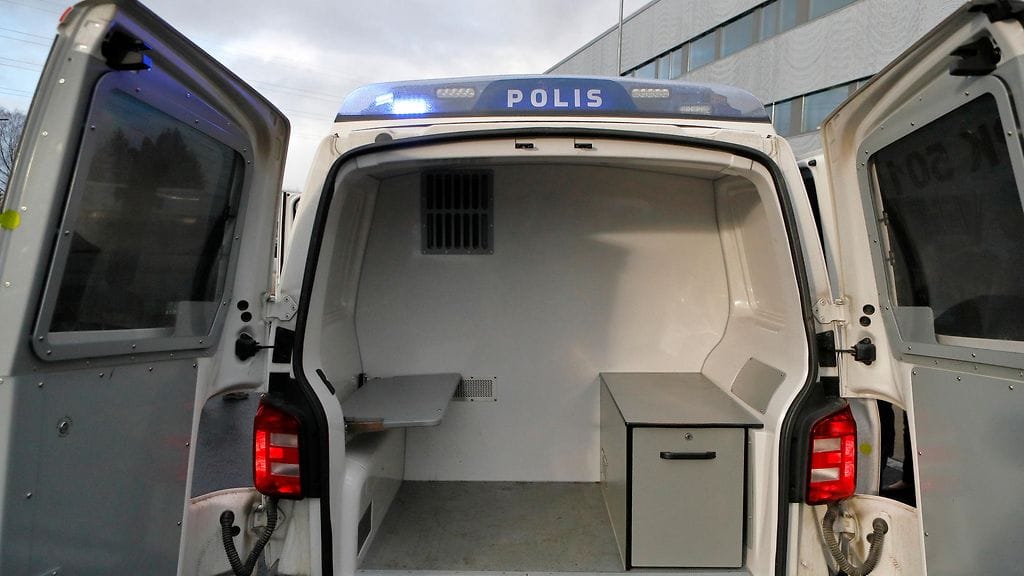 Neljän tai viiden nuoren tytön epäillään pahoinpidelleen 10-vuotiasta tyttöä Vantaan Tikkurilassa, kertoo poliisi.