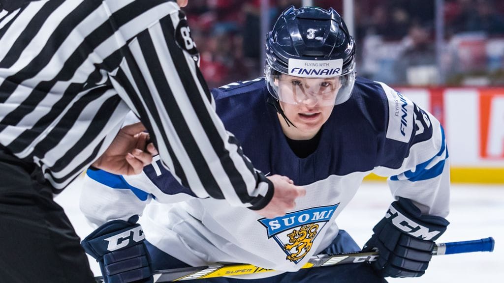 Aapeli Räsänen siirtyi kesken Slovakia-pelin kolmosketjusta Nuorten Leijonien ykkösnyrkkiin. Nyt hän aloittaa ykkösessä.