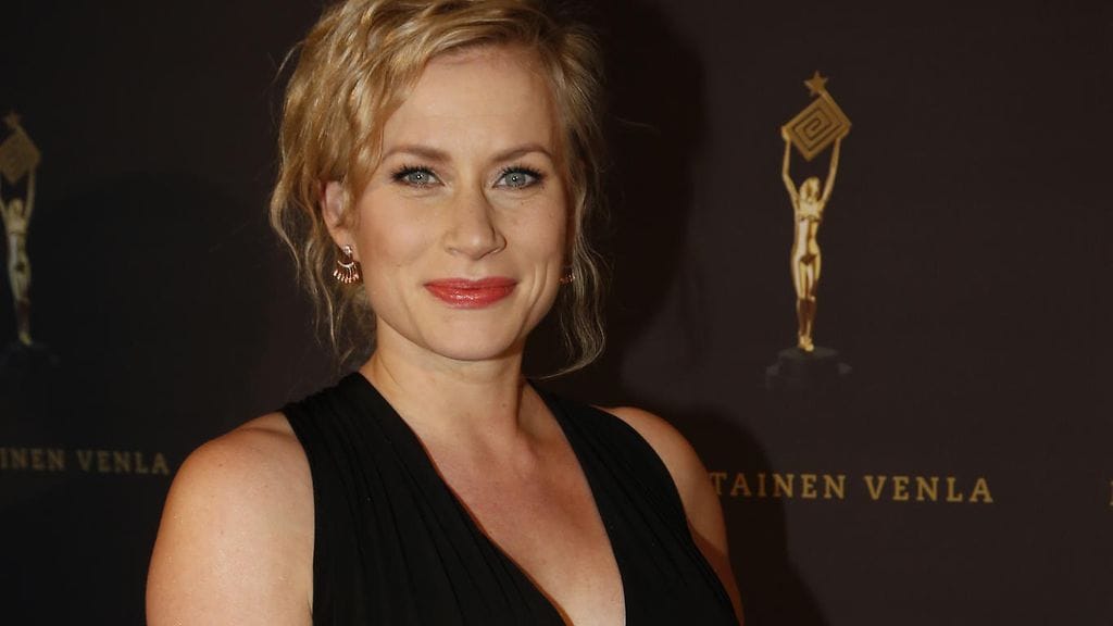 Minka Kuustosen esikoisen laskettu aika on helmikuussa.