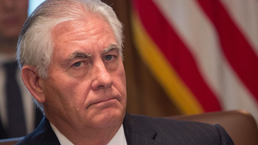 Uutistoimisto Reutersin mukaan Tillerson sanoi, että vain painostuksen avulla Pohjois-Korea saadaan lopulta neuvottelupöytään.