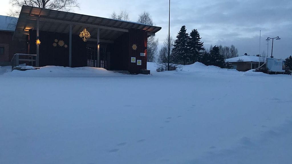 Kuva Kesälahden torilta, josta nuoret löysivät muistisairaan vanhuksen.