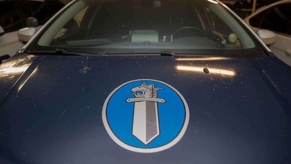 Kirveellä ovea hakannutta miestä epäillään törkeästä kotirauhan rikkomisesta.