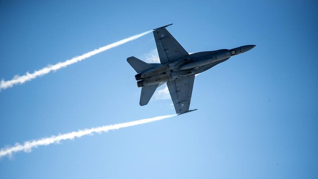 Hornet-hävittäjiin asennettavilla pitkän kantaman rynnäkköohjuksilla oli tarkoitus tehdä koeammuntoja jo viime vuoden elokuun loppuun mennessä, mutta ammunnat viivästyivät pahasti.