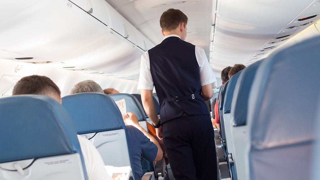 Unilääkkeen ottaminen johti miehen poistamiseen lentokoneesta Torontossa.