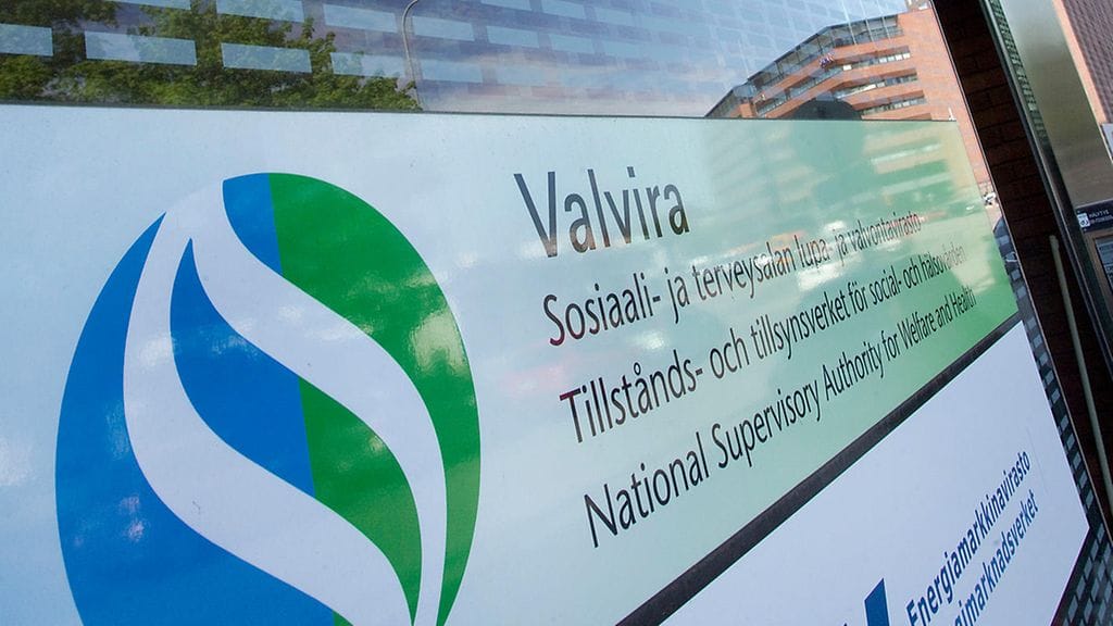 Omaisten mielestä hoitokodissa on ollut liian vähän perehdytettyjä hoitotyöntekijöitä.