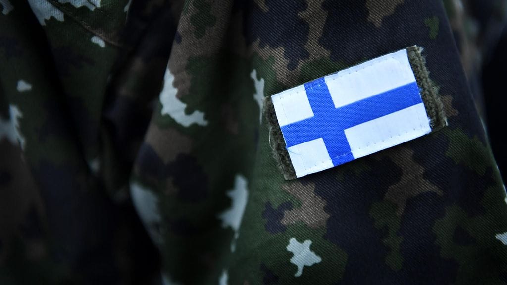 Vuonna 2001 syntynyt mies tuomittiin esimiesaseman väärinkäyttämisestä ja palvelusrikoksesta.