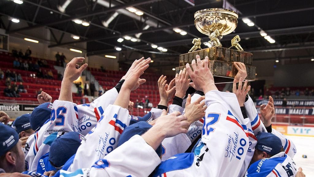 KeuPa juhli Mestiksen voittoa tämän kauden päätteeksi.