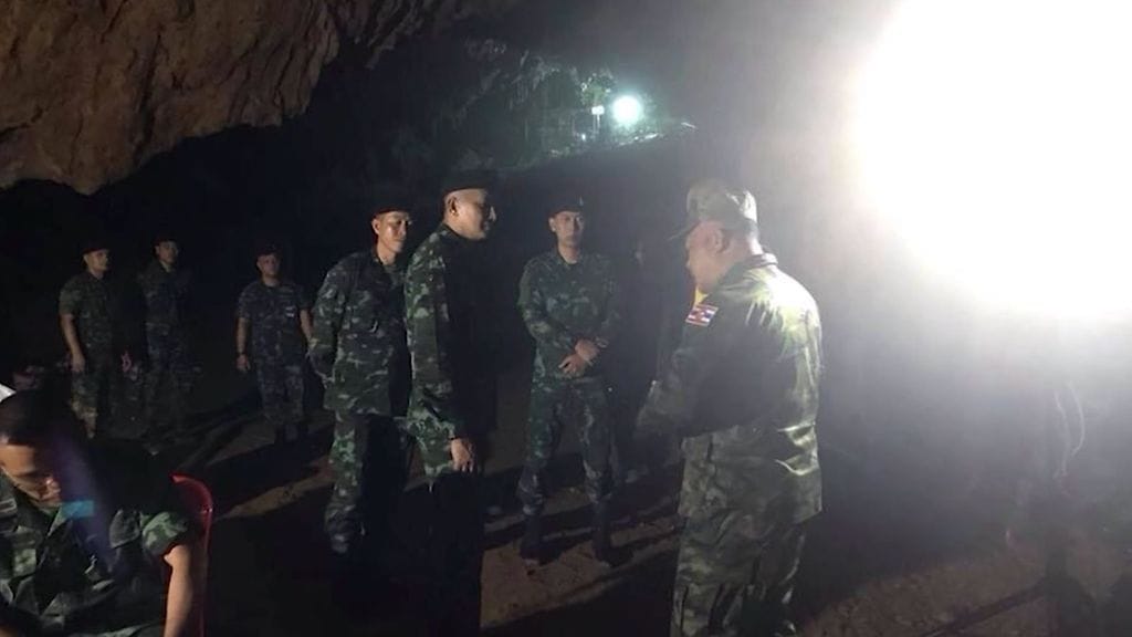 thaimaalainen jalkapallojoukkue