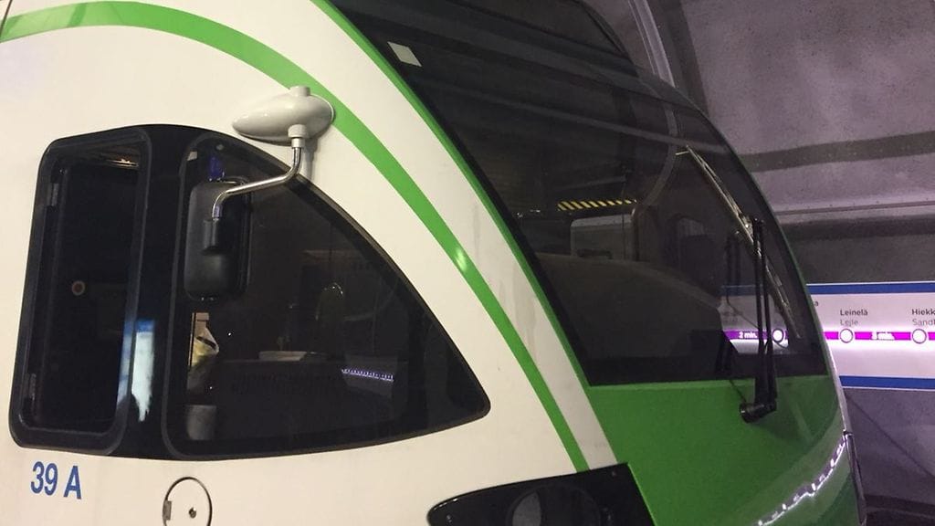 Palo osoittautui käryäväksi ja savuavaksi sähkölaitteeksi junan keulassa.