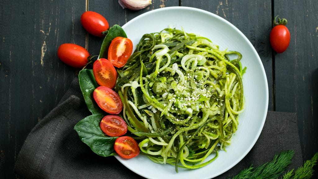 Kesäkurpitsasta voi tehdä myös "pastaa".