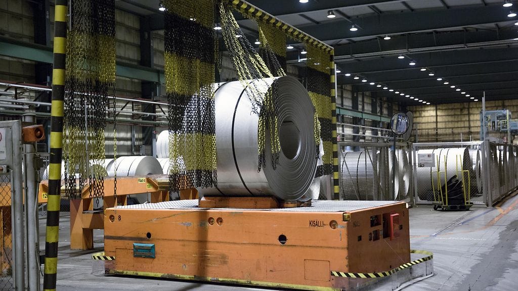 Ruostumatonta terästä valmistava Outokumpu tutkii mahdollisuuksia uuden kuonasulaton rakentamiseksi Tornion terästehtaan yhteyteen. Kuvituskuva.